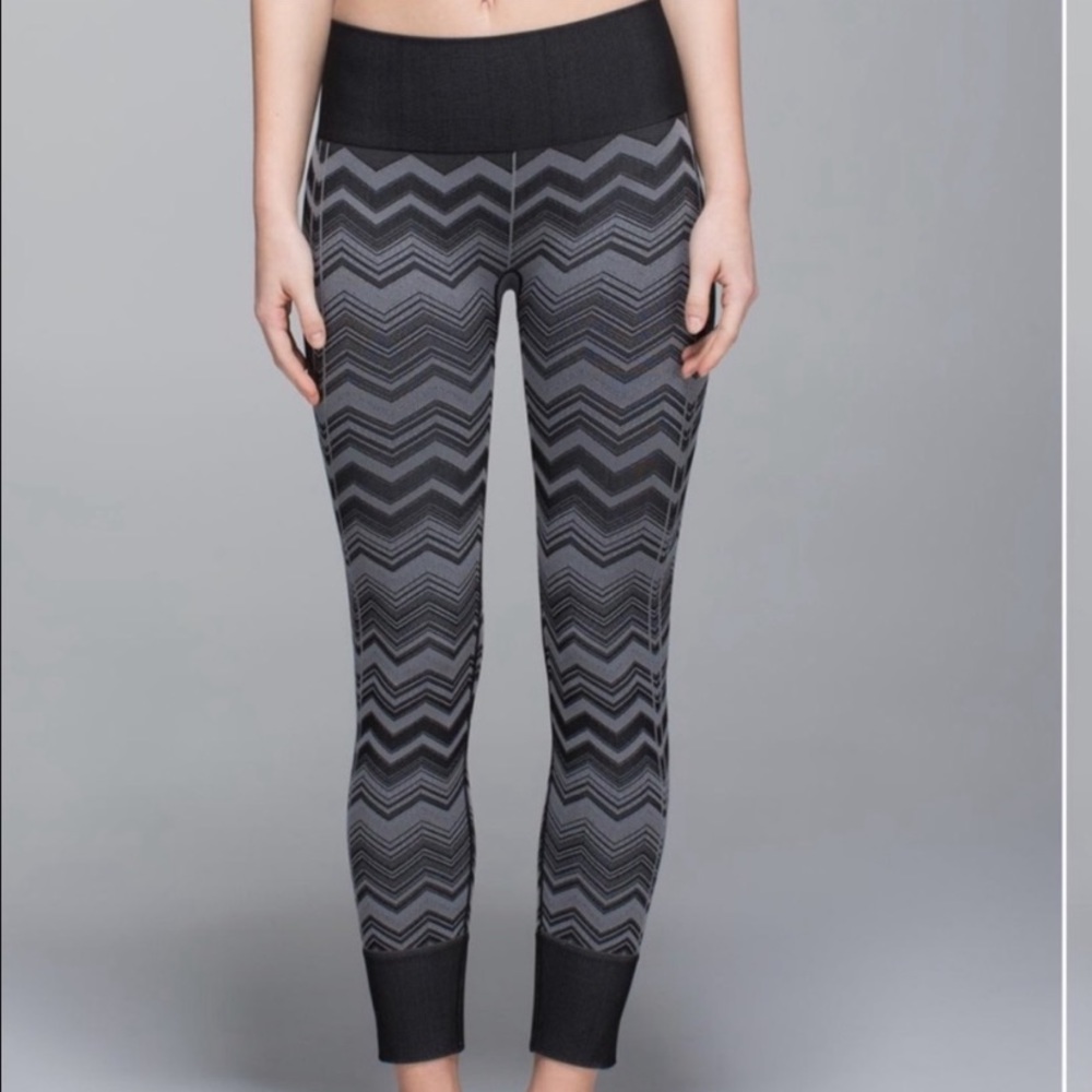 Lululemon Ebb to Street Grey Heathered Slate Zig Zag Leggings